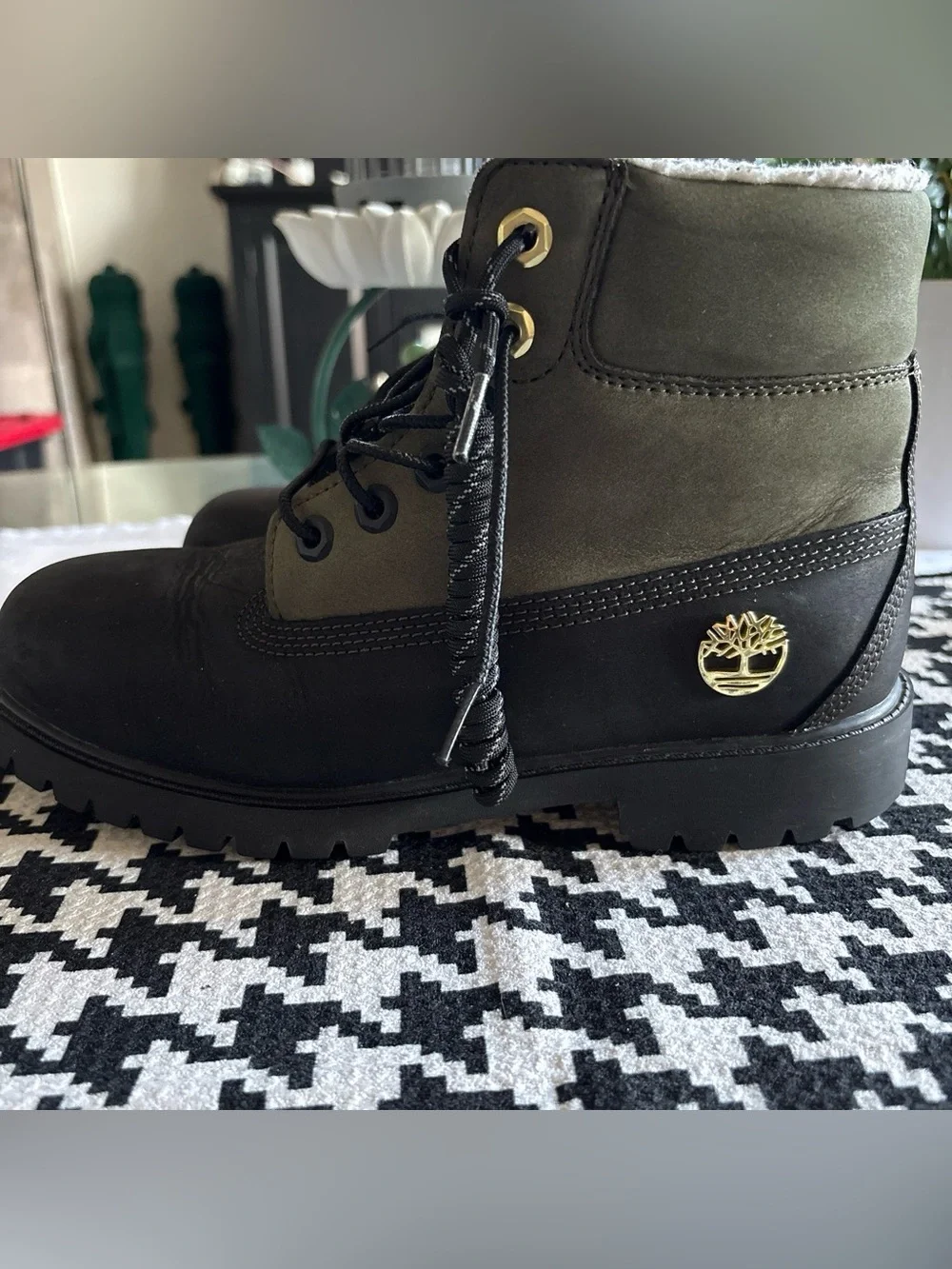 Kids Fuzzy Lined Shoe